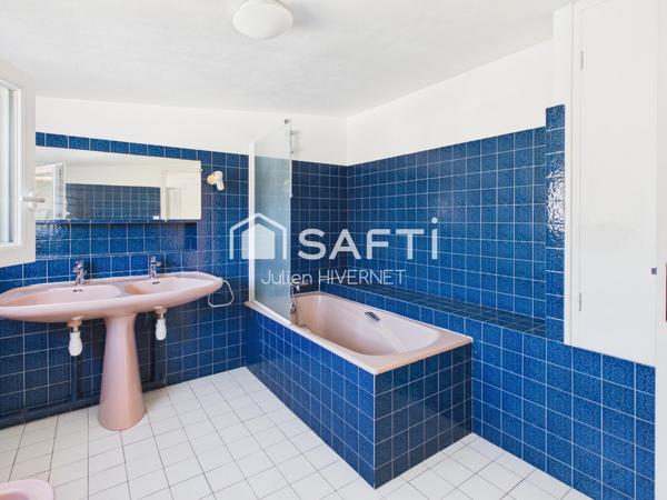 ENSEMBLE IMMOBILIER DE 3 LOTS  246 m²