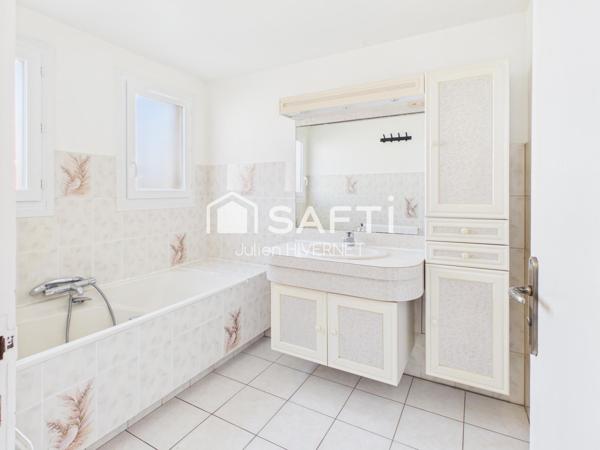 ENSEMBLE IMMOBILIER DE 3 LOTS  246 m²