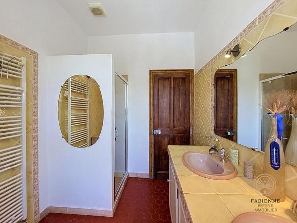 MAS DE CARACTERE en campagne 150m2 habitable Terrain 560m2
