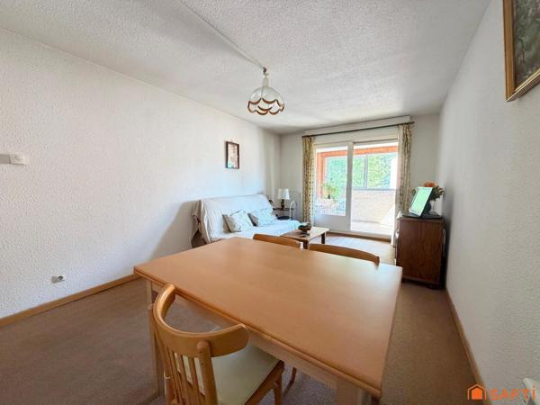 Appartement 60m2, 2 chambres avec loggia!