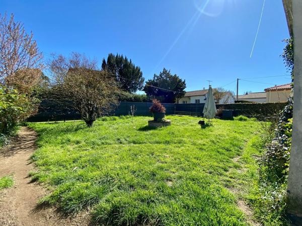 Maison lumineuse avec jardin proche centre