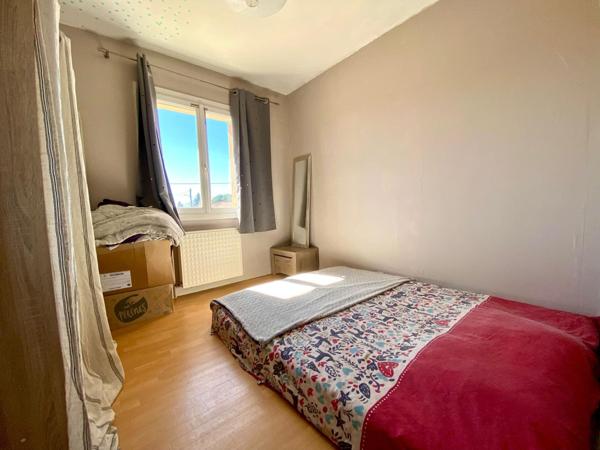 Maison lumineuse avec jardin proche centre