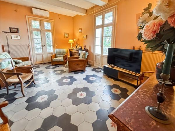 Maison10 pièce(s) 150 m2 habitable , 204m² utile+ Immense garage sur 1227m² de parcelle