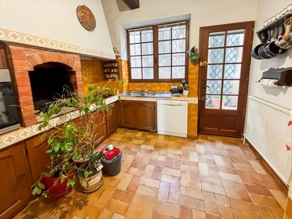 Maison10 pièce(s) 150 m2 habitable , 204m² utile+ Immense garage sur 1227m² de parcelle