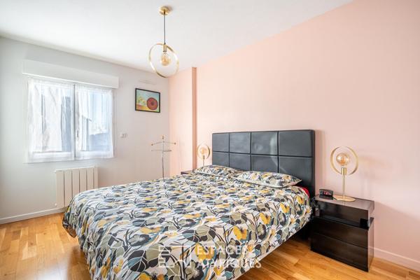 Appartement sur la Place du Promenoir avec garage double et terrasse