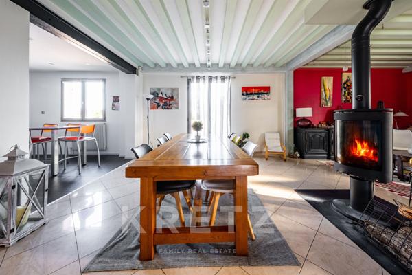 Maison de caractère récente avec jardin, piscine et sous-sol complet