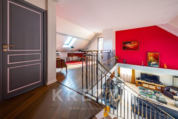 Maison de caractère récente avec jardin, piscine et sous-sol complet