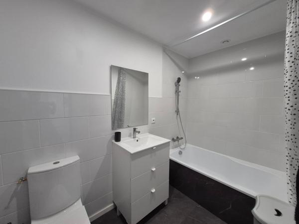 Maison
         4 pièces
        - 180 m² 246 000 € *