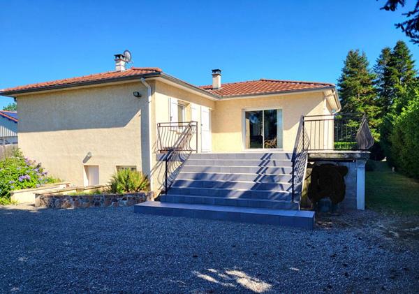 Belle villa sur un spacieux terrain arboré