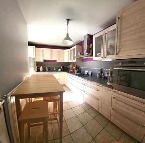 Belle villa sur un spacieux terrain arboré