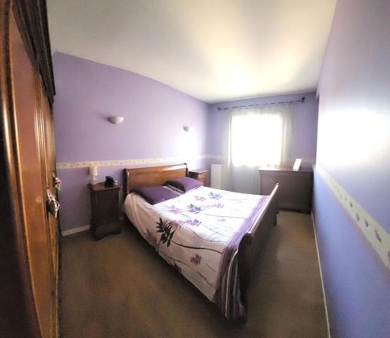 Belle villa sur un spacieux terrain arboré