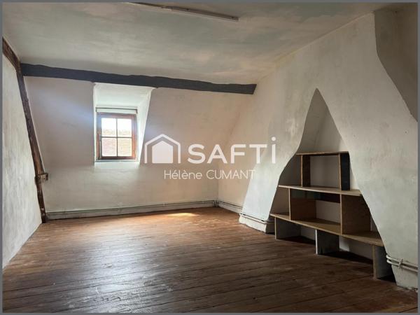 Maison de bourg axe Lisieux - Caen, commerces à pied.