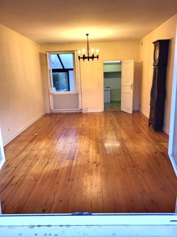 Vente / Maison avec dépendance à Castres (81100)