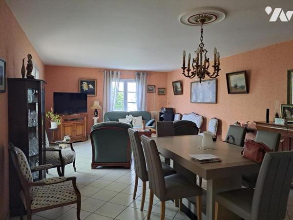 A VENDRE à BOUGUENAIS "Les Couêts" - Maison de plain-pied (1995) d'env.109m2 hab., avec un garage