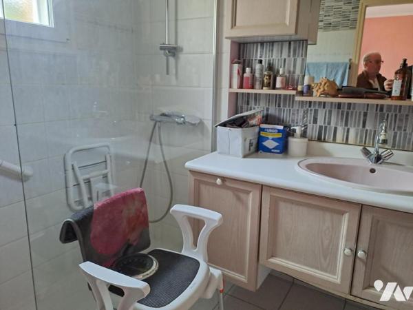 A VENDRE à BOUGUENAIS "Les Couêts" - Maison de plain-pied (1995) d'env.109m2 hab., avec un garage