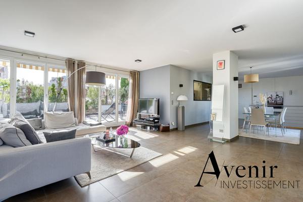 Penthouse d'exception 172m2 - Terrasse de 300m2 - Dernier étage - Climatisé - Garage double - Lyon 6ème Lyon Penthouse d'exception 172m2 - Terrasse de 300m2 - Dernier étage - Climatisé - Garage double - Lyon 6ème Lyon