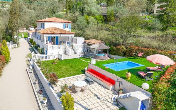 Maison à vendre    7 pièces • 195 m2 L'Escarène