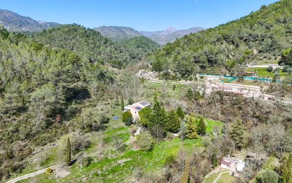 Maison à vendre    7 pièces • 195 m2 L'Escarène