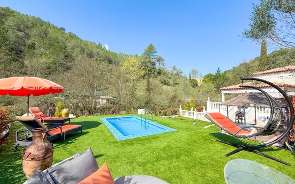 Maison à vendre    7 pièces • 195 m2 L'Escarène