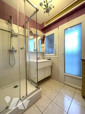 A VENDRE - REZE - Mairie - Au RDC - Appartement T4 d'env 66.60m² avec cave.