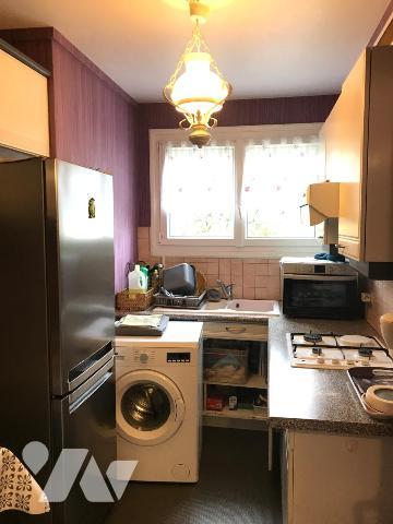 A VENDRE - REZE - Mairie - Au RDC - Appartement T4 d'env 66.60m² avec cave.