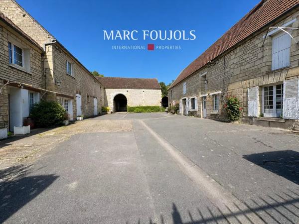 Ancienne ferme avec dépendances proche Chantilly
