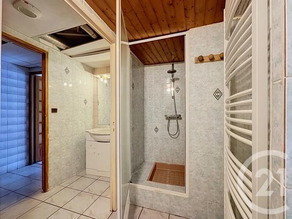 Appartement à vendre  3 pièces - 71,60 m 2   TANINGES  - 74