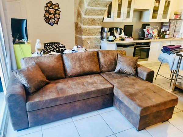 APPARTEMENT T3 EN DUPLEX AVEC COUR ET STATIONNEMENT