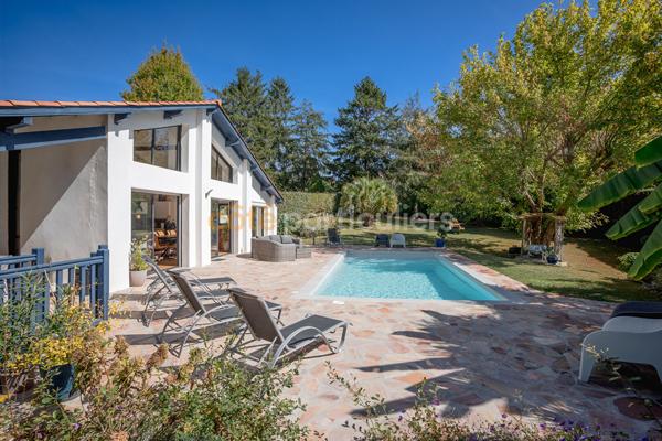 Vente
                Maison193 m² - 7 Pièces -
                    BIDART (64210)