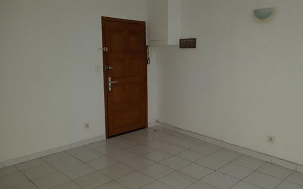 Appartement à louer    2 pièces • 46,90 m2 Nîmes