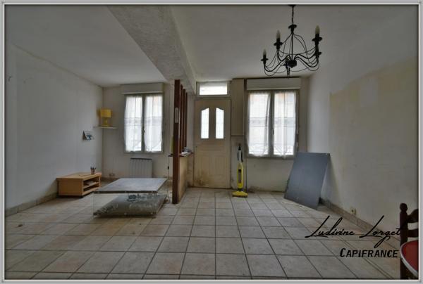 Maison de ville avec terrain à vendre 4 pièces NEUILLY SAINT FRONT (02) Maison à rénover- 69m2- 3 chambres – grenier – une dépendance -Terrain 147m2