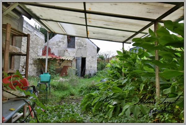 Maison de ville avec terrain à vendre 4 pièces NEUILLY SAINT FRONT (02) Maison à rénover- 69m2- 3 chambres – grenier – une dépendance -Terrain 147m2