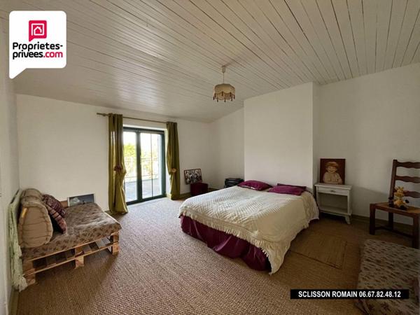 Maison de village  7 pièce(s) - 199 m2 - 4 chambres - terrain - grandes dépendances - PRIX 299 000 HAI