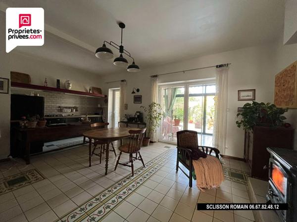 Maison de village  7 pièce(s) - 199 m2 - 4 chambres - terrain - grandes dépendances - PRIX 299 000 HAI