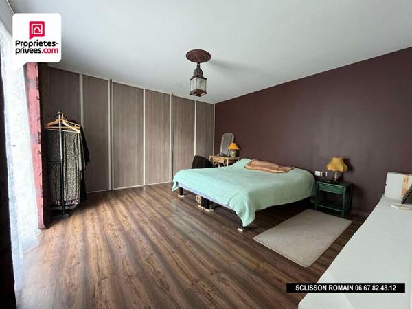 Maison de village  7 pièce(s) - 199 m2 - 4 chambres - terrain - grandes dépendances - PRIX 299 000 HAI