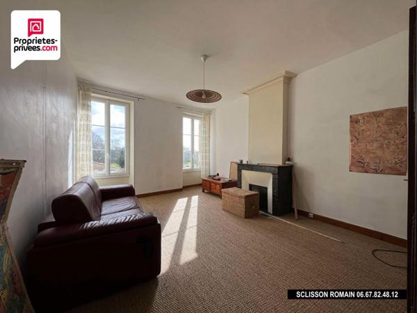 Maison de village  7 pièce(s) - 199 m2 - 4 chambres - terrain - grandes dépendances - PRIX 299 000 HAI