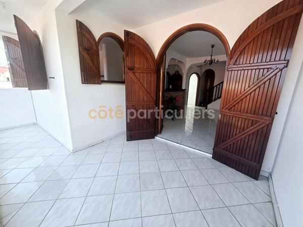 Vente
                Appartement72 m² - 3 Pièces -
                    Saint-François (97118)