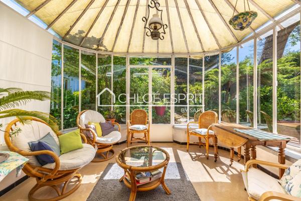 Maison de maître en meulière, 8 pièces, 190m²