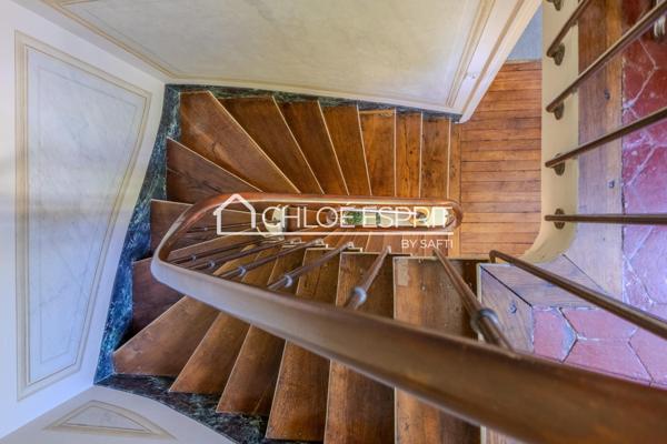 Maison de maître en meulière, 8 pièces, 190m²