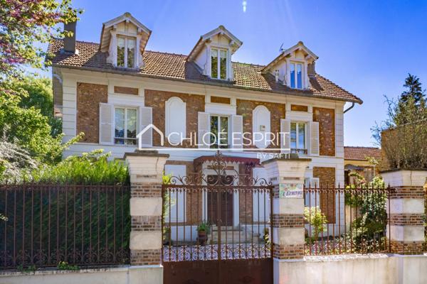Maison de maître en meulière, 8 pièces, 190m²