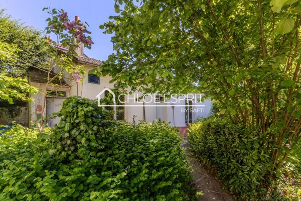 Maison de maître en meulière, 8 pièces, 190m²