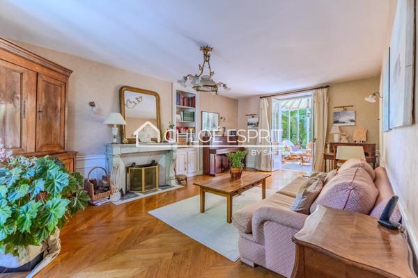 Maison de maître en meulière, 8 pièces, 190m²