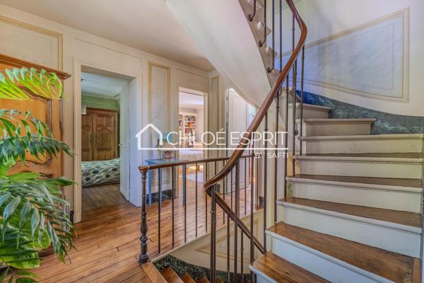 Maison de maître en meulière, 8 pièces, 190m²