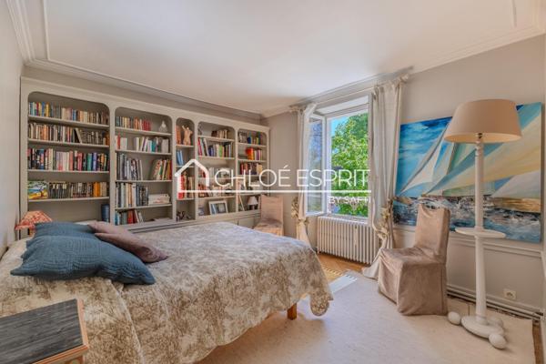 Maison de maître en meulière, 8 pièces, 190m²