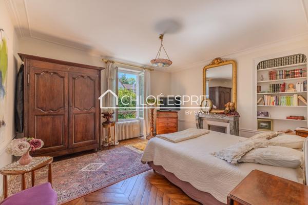 Maison de maître en meulière, 8 pièces, 190m²