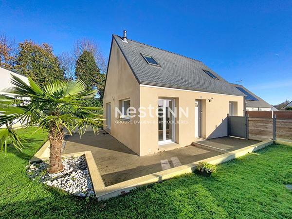 Mellac, Maison contemporaine de 2015 avec vie de plain pied, proche bourg et école à pied