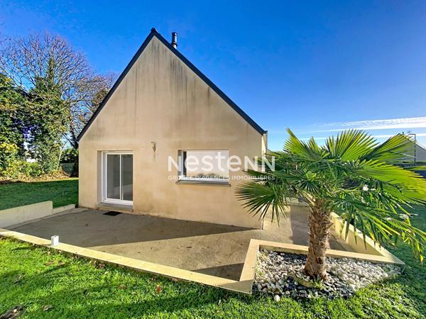 Mellac, Maison contemporaine de 2015 avec vie de plain pied, proche bourg et école à pied