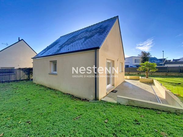 Mellac, Maison contemporaine de 2015 avec vie de plain pied, proche bourg et école à pied