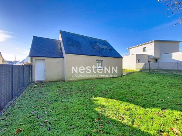 Mellac, Maison contemporaine de 2015 avec vie de plain pied, proche bourg et école à pied