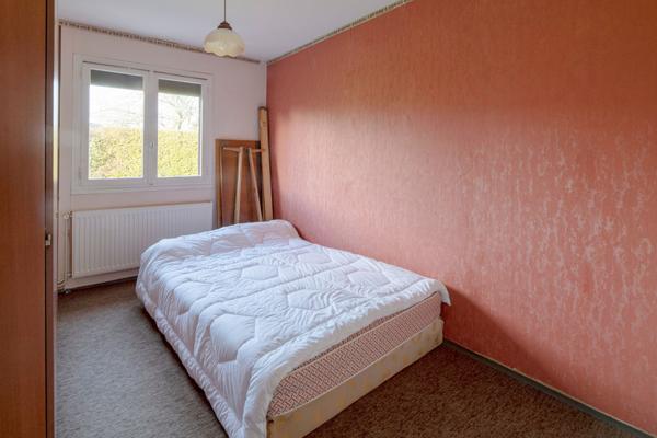 Maison Betton PLAIN PIED / PROXIMITE COMMERCES / TROIS CHAMBRES / GRAND GARAGE / JARDIN OUEST